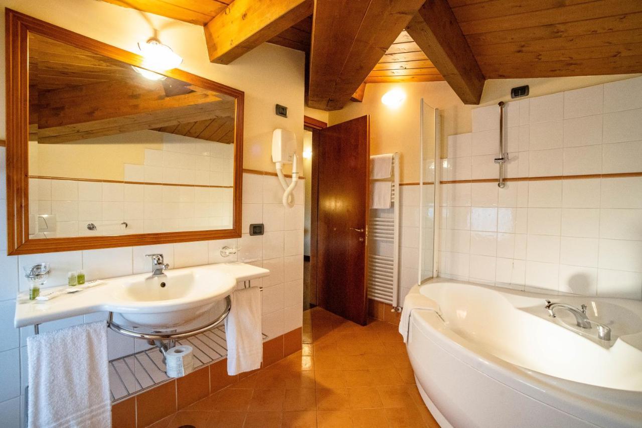 Relais La Corte Di Bettona Exteriör bild