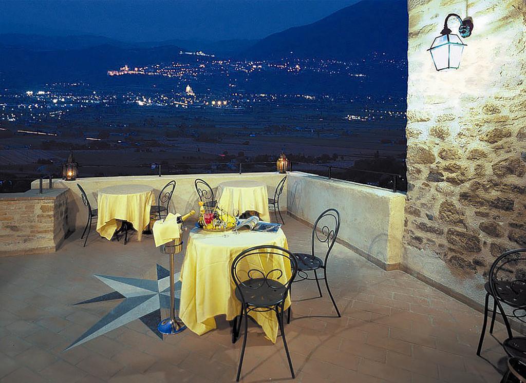 Relais La Corte Di Bettona Exteriör bild