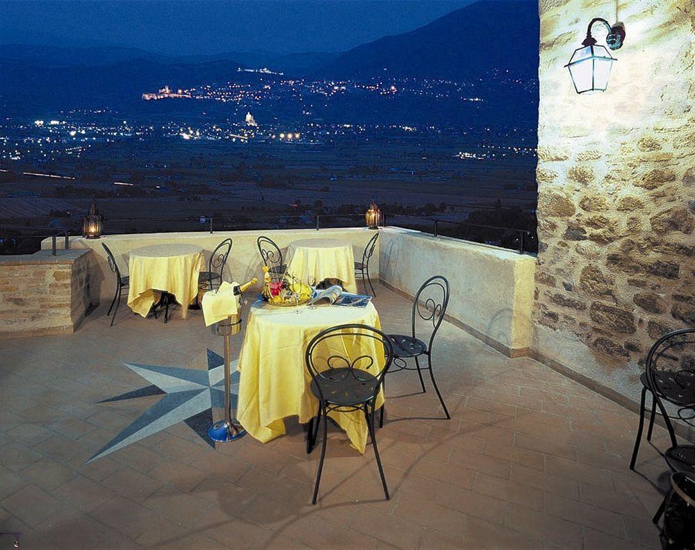 Relais La Corte Di Bettona Exteriör bild