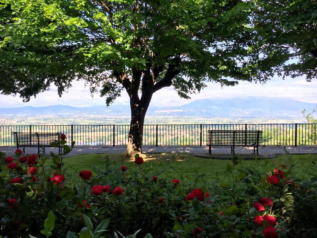 Relais La Corte Di Bettona Exteriör bild