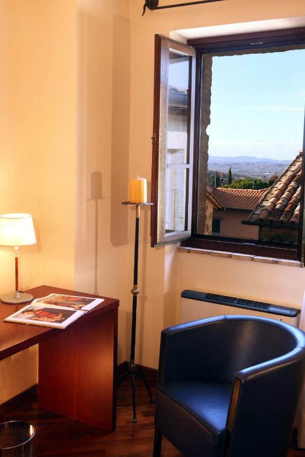 Relais La Corte Di Bettona Exteriör bild